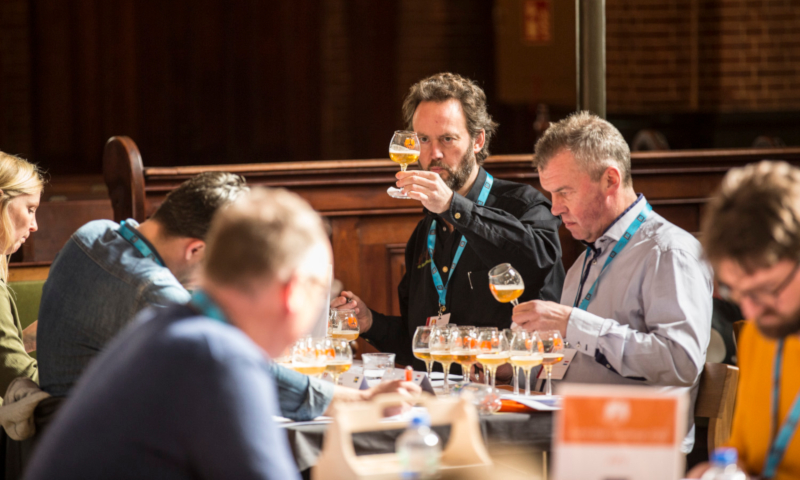 Bier proeven tijdens de Dutch Beer Challenge 2020 